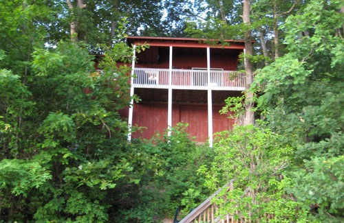 Topton Cabin | Private Lakefront Hideaway with Dock!