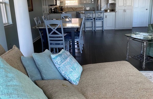 Marianna House | Private Lakefront Home on Compass Lake! Private Dock! Quiet Family Escape