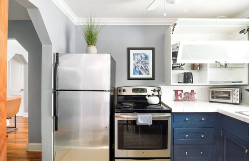 High Point House | ❤️ Private Large Patio, 2Mile Downtown, 2Min to HPU, SMART TVs ❤️