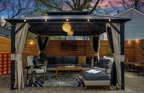 High Point House | ❤️ Private Large Patio, 2Mile Downtown, 2Min to HPU, SMART TVs ❤️