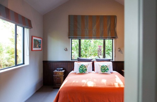 Waihi Cabin | Private Lodge with exquisite coastal views