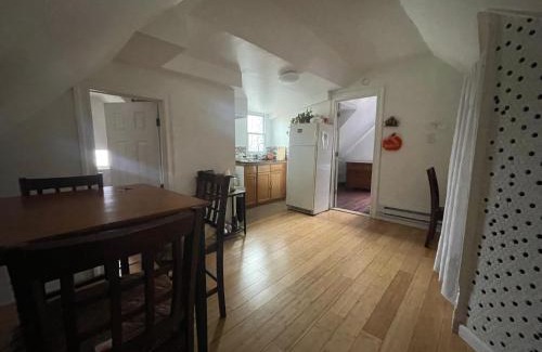 Queens Apartment | Private Loft 5 min away from LGA
