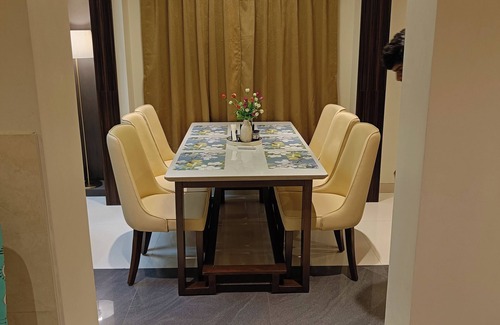 Aundh Apartment | Private Luxe 3BHK | 2 min Balewadi High Street | 5* Hygiene Protocol