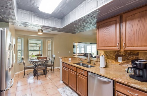 Spring Hill House | Private Luxurious 3BR Pool Home