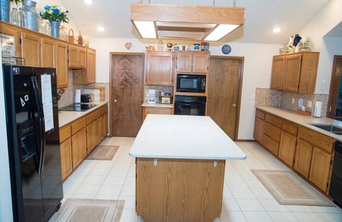 Strawberry House | Private Luxury 3998 SF Mountain Retreat. Come And See The Elk.