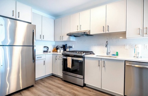 Downtown Apartment | Private Luxury Apt with Gym