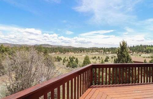 Long Valley Junction Cabin | Private Luxury Cabin on 5 Acres, 4bd 2.5ba perfect base camp to N. Parks!