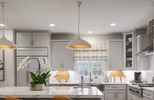 Woodhaven House | PRIVATE LUXURY HOME! 4mi to Downtown |4 Bedrm | 3 Bath | Sleeps 8