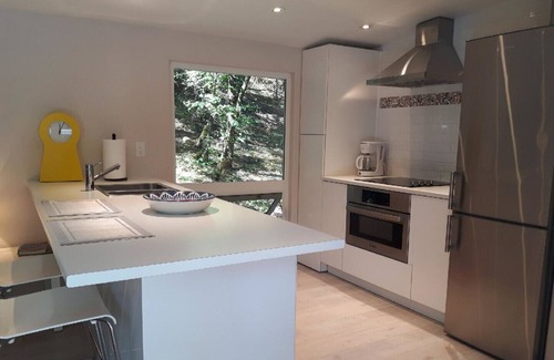 Cobble Hill House | Private Luxury House in the Trees