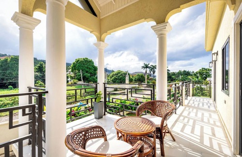 Boscobel Villa | Private Luxury Oceanview 8BR/8BA Villa/Wi-Fi/Jacuzzi/Backyard BBQ/Gym/Staff/AC