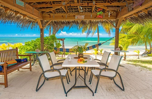 East End House | Private Luxury Villa Steps to Beach w/Kayaks, Snorkeling & Screened Porch!
