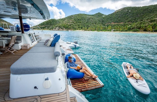 Flag Hill Boat Rental | Private Luxury Yacht with Captain & Chef - All-inclusive for up to 10 guests