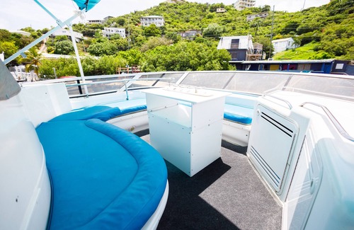 Benner Boat Rental | Private Luxury Yacht for up to six guests - Day or Night charters!
