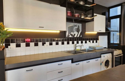Mar Mikhael Apartment | Private Mar Mikhael Loft: Best View 24/7 Power