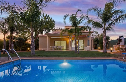 Gale Villa | Private Modern 3 Bed Villa With Private Pool in Gale, Near Albufeira