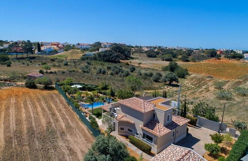 Gale Villa | Private Modern 3 Bed Villa With Private Pool in Gale, Near Albufeira