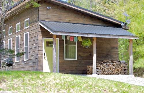 Appleton Cabin | Private modern cabin nestled in the woods with hiking trails in Midcoast Maine