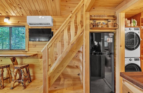 Jay Cabin | Private, Modern Log Cabin @ The Woodshed Lodge; Pet Friendly; Sleep 6