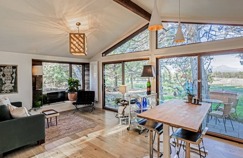 Bend Cabin | Private modern mid century cabin, mountain views, hot tub, 15 minutes to bend!