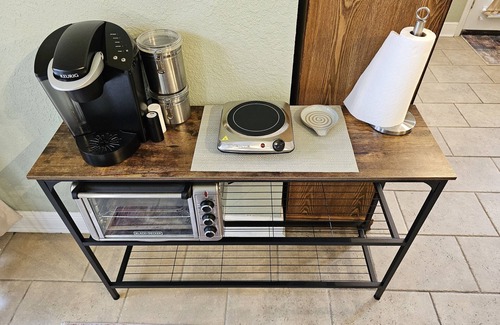 Bucktown Apartment | Private Mother In Law Suite (30 day minimum)