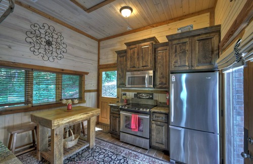 Blairsville Cabin | Private Mountain Rock Cabin with Spectacular Views