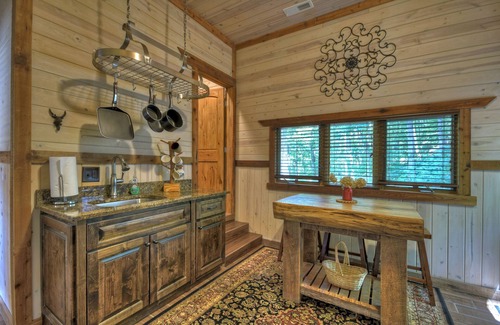 Blairsville Cabin | Private Mountain Rock Cabin with Spectacular Views