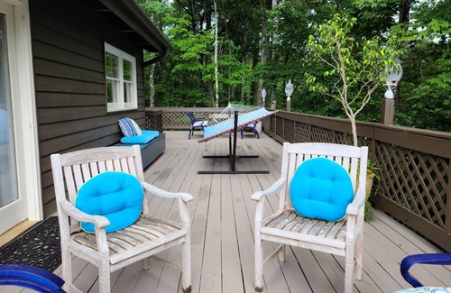 Lakemont House | Private Mountain Treehouse w/Open floor plan & Lake Rabun Views