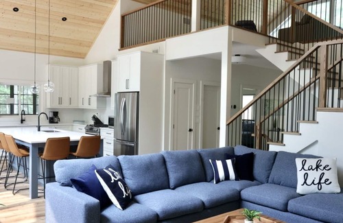 Dorset Cottage | Private Muskoka Luxury on Lake of Bays