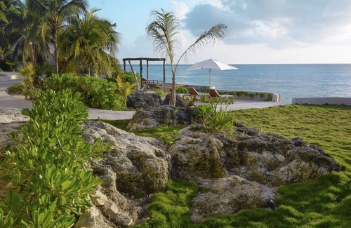 Zona Hotelera Norte Villa | Private Oceanfront Villa/Fully Staffed/daily cleaning and concierge.