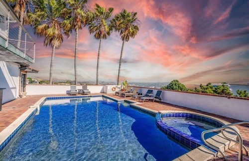 La Jolla Mesa House | Private Oasis in La Jolla