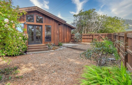 Manchester House | Private Ocean View Home with Private Beach Access