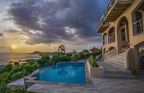 Estate Little Saint Thomas Villa | Private oceanfront villa with gorgeous sunsets!