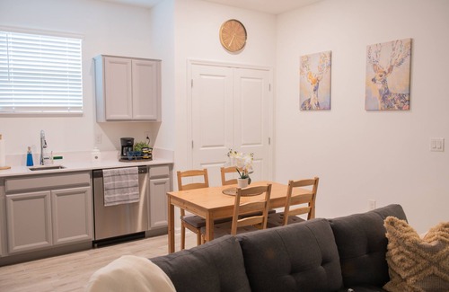 Bartow Apartment | Private One Bedroom Apartment at Bartow
