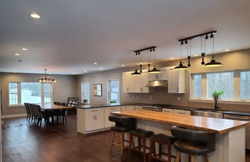Hillsgrove Cabin | Private Outdoor Escape on Bear Mountain