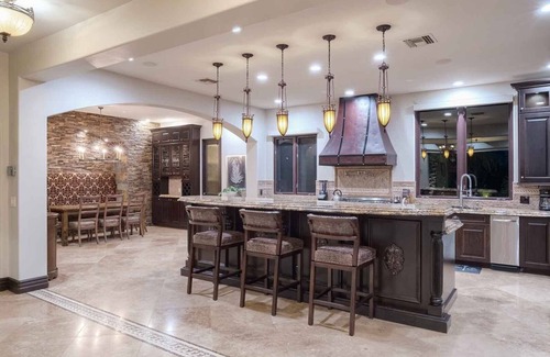 Paradise Valley House | Private Paradise with Lazy River, Guest House & Movie-Worthy Views