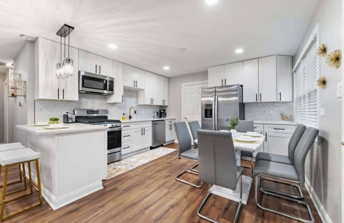 Rolling Meadows House | Private Patio w/BBQ Grill | LCP Collection