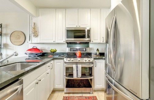 Sonoma Condo | Private Patio & Workspace: Quiet Sonoma Condo!