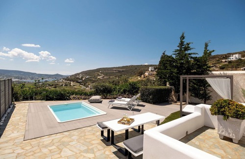 Paros Villa | Private pool 2.5 x 4 m, relaxing holidays, close to Parikia and the beach