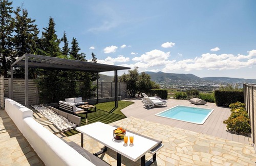 Paros Villa | Private pool 2.5 x 4 m, relaxing holidays, family friendly, close to the beach
