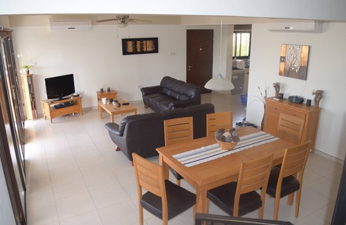 Pissouri Villa | Private Pool - All En-Suite - Games Room - Large Sun Terrace - Full A/C - WiFi
