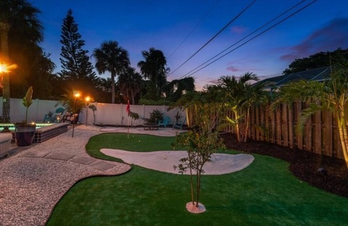 Naples Park House | Private Pool and Lanai! Walking distance to Vanderbilt Beach!