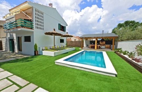 Cap Roig Villa | Private pool, barbecue and right beside the best sandy beach.