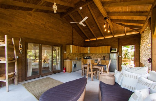 Praslin Island Ski Chalet | Private Pool + Free Wifi + Outdoor showernLa Pointe Beach Huts