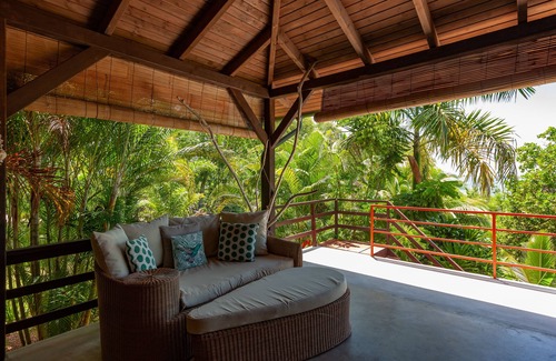Praslin Island Ski Chalet | Private Pool + Free Wifi + Outdoor showernLa Pointe Beach Huts