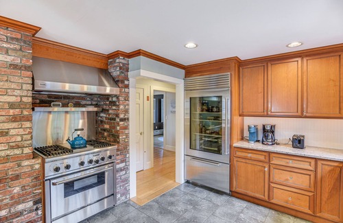 Teaticket House | Private Pool, Gym & Game Room: Falmouth Retreat!