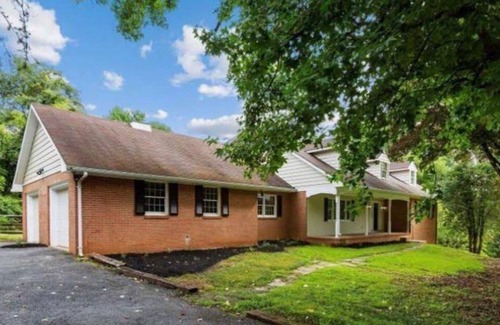 Lothian House | Private Pool Paradise Modest Socials Welcomed