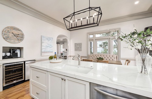 Rosemary Beach House | Private pool, sleeps 14. 5 min. Walk to beach