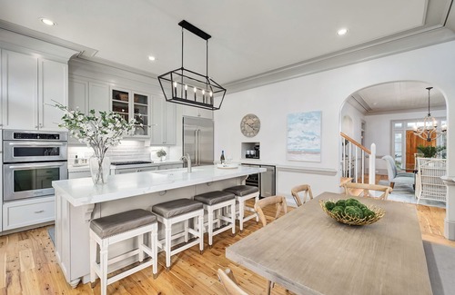 Rosemary Beach House | Private pool, sleeps 14. 5 min. Walk to beach
