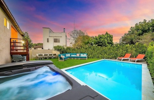 La Playa House | Private Pool & Spa/Fenced yard/Pet friendly/Walk to village/Close to beach