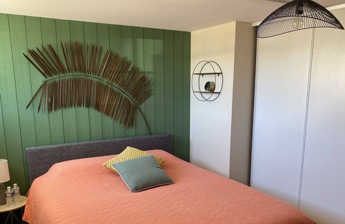 Coulon Cottage | Private pool & spa gite in the heart of the Marais Poitevin / 3 bedrooms / 10 people
